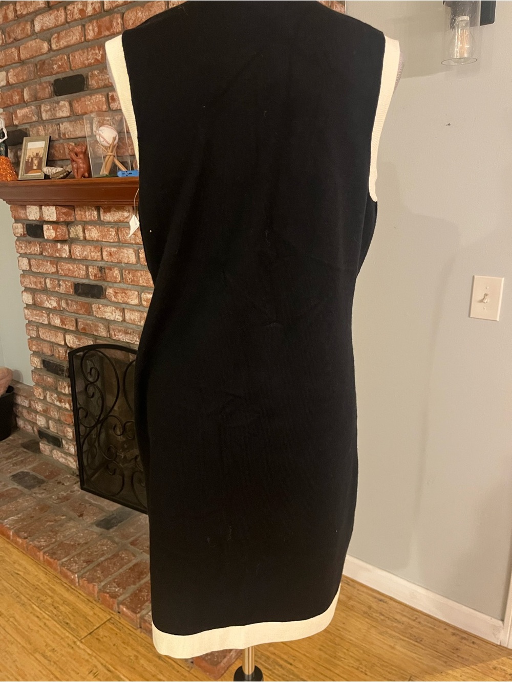 Mila Mae NWOT $106 Button-Up Mini Sweater Dress - Picture 4 of 4